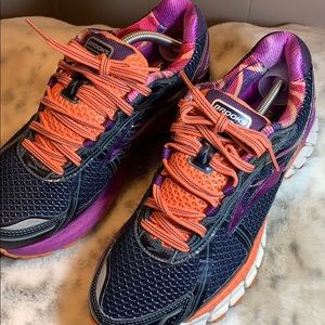 Brooks Running Shoes - Size 8